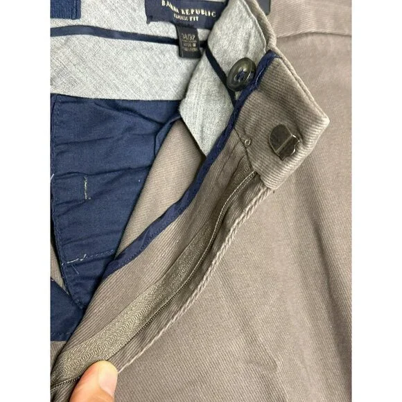 Banana Republic Men's 34" x 32" Classic Fit Chino's Straight Leg - Picture 11 of 13